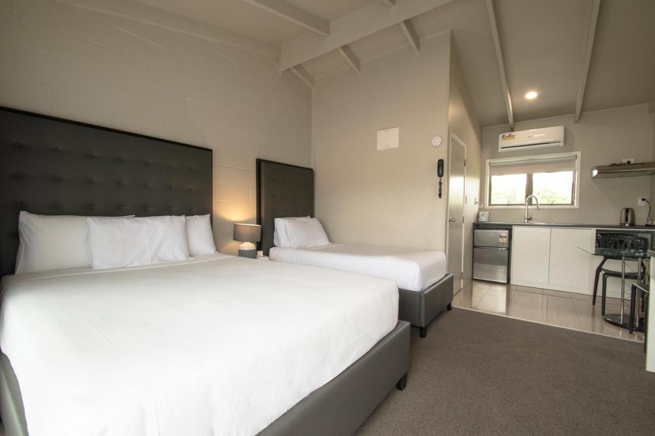 Studio met Queensize Bed en Eenpersoonsbed