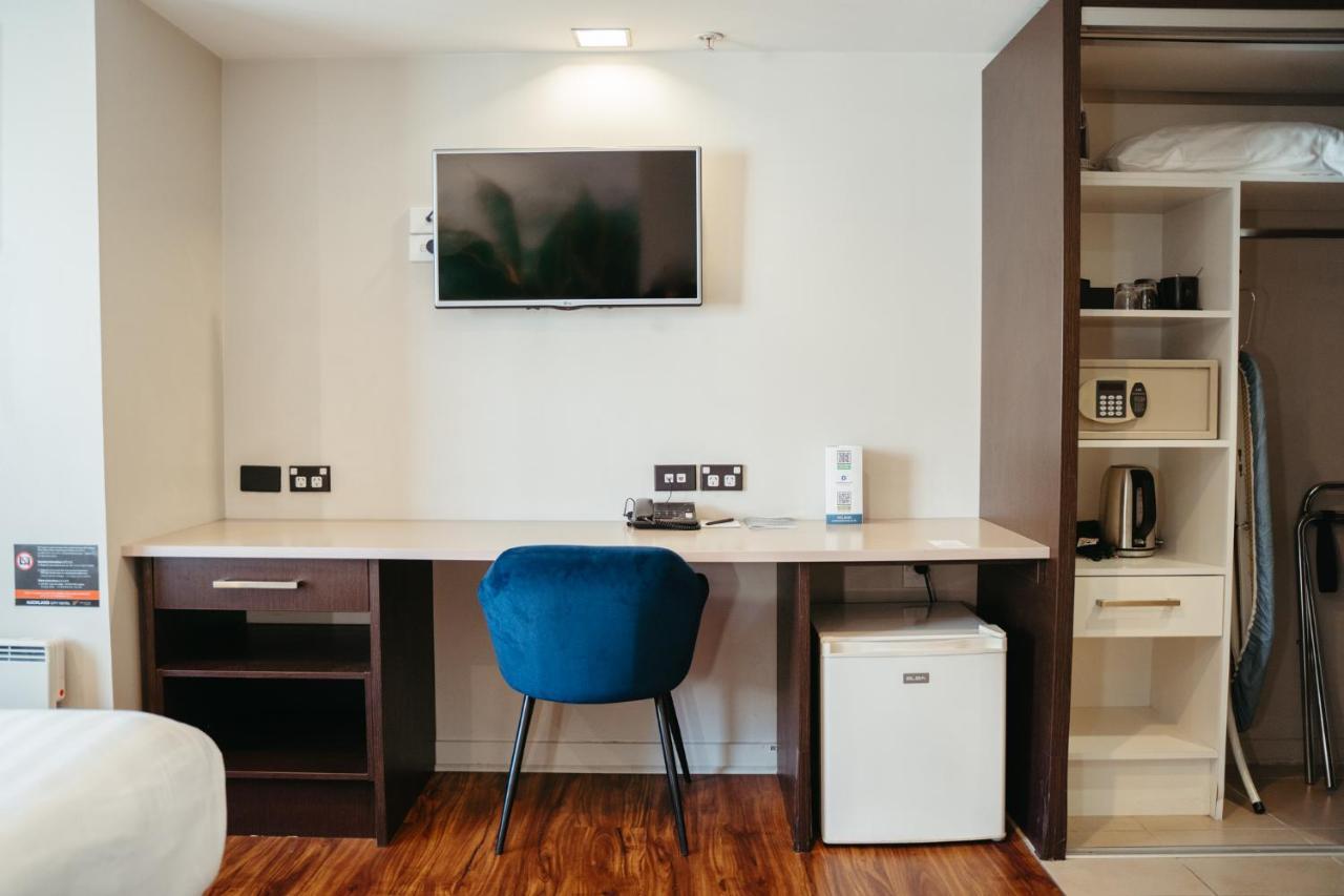 Standard Queen Room