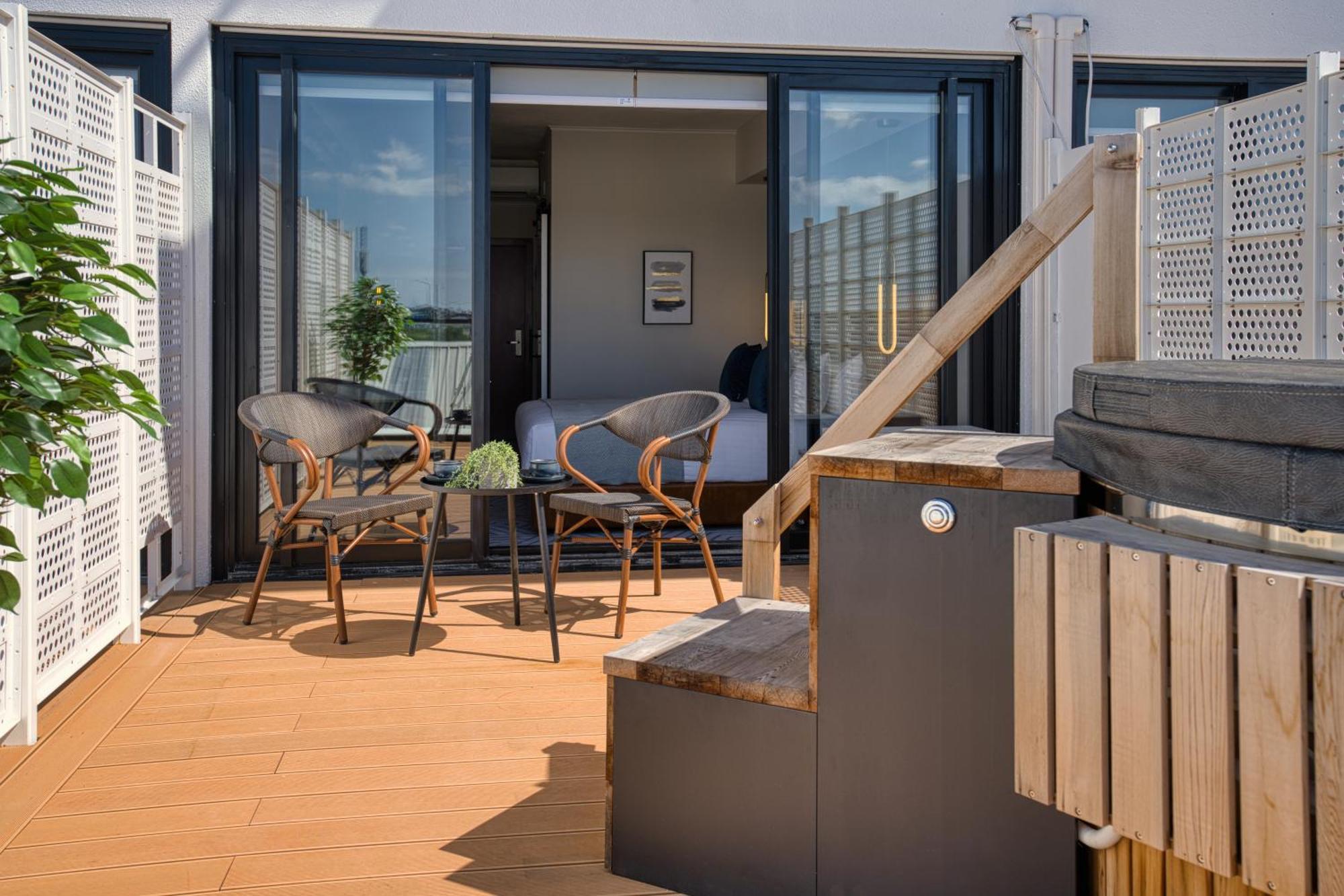 Suite with Hot Tub