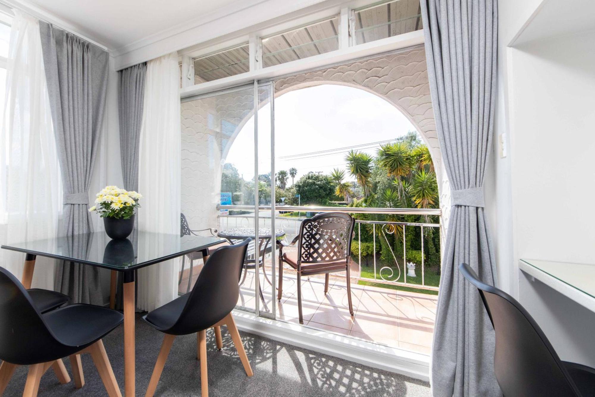 Apartment mit Balkon
