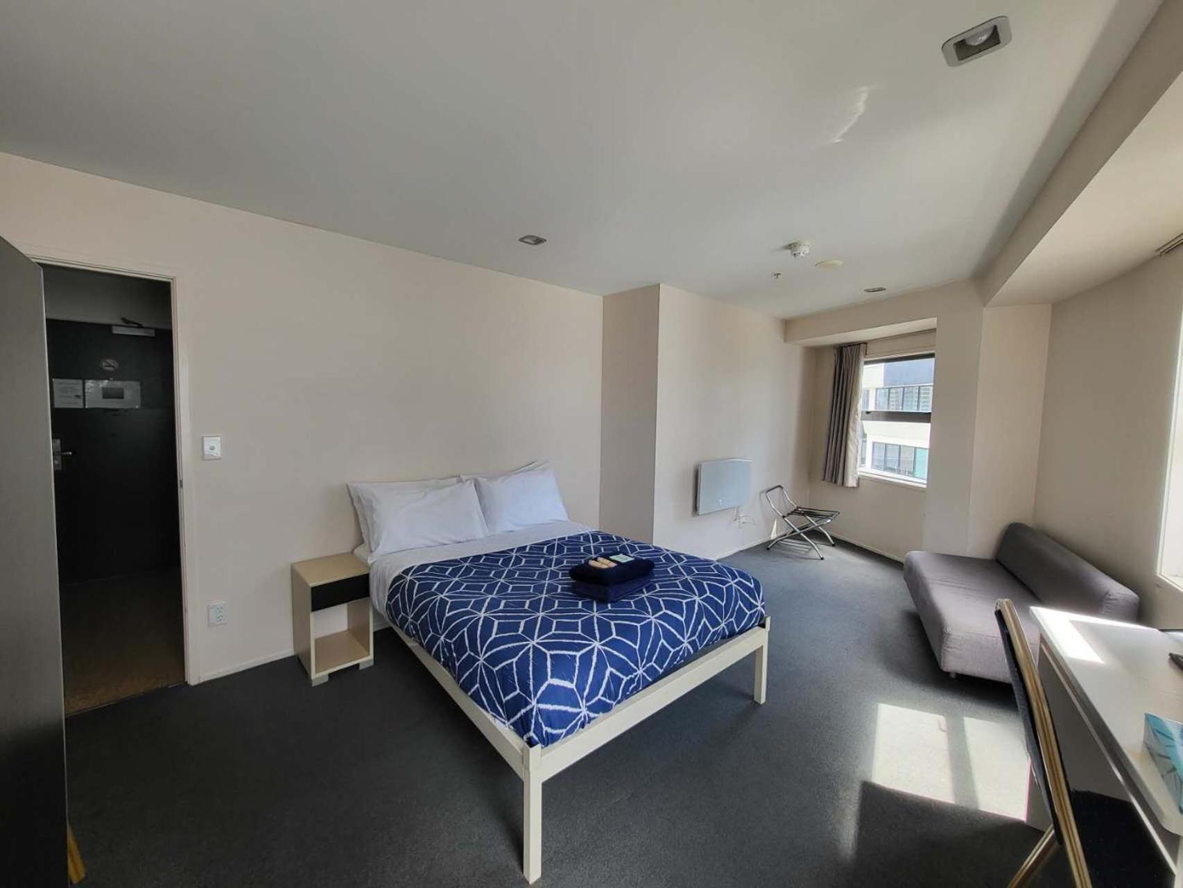 Studio Apartment with One Double Bed