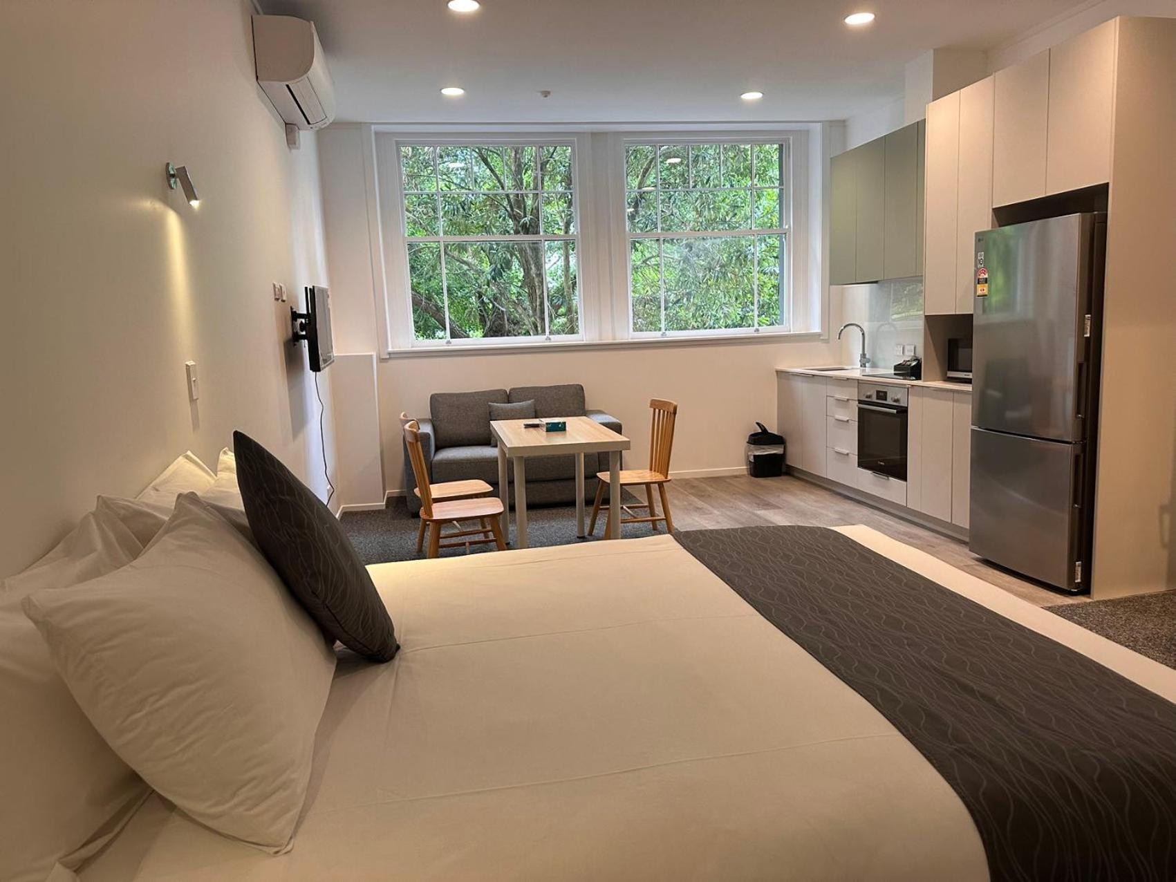 Deluxe One-Bedroom Apartment with Garden View