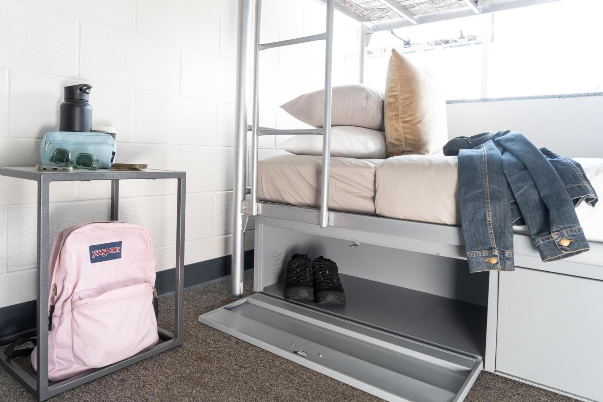 Bed 6 Bed Mixed Dormitory Room