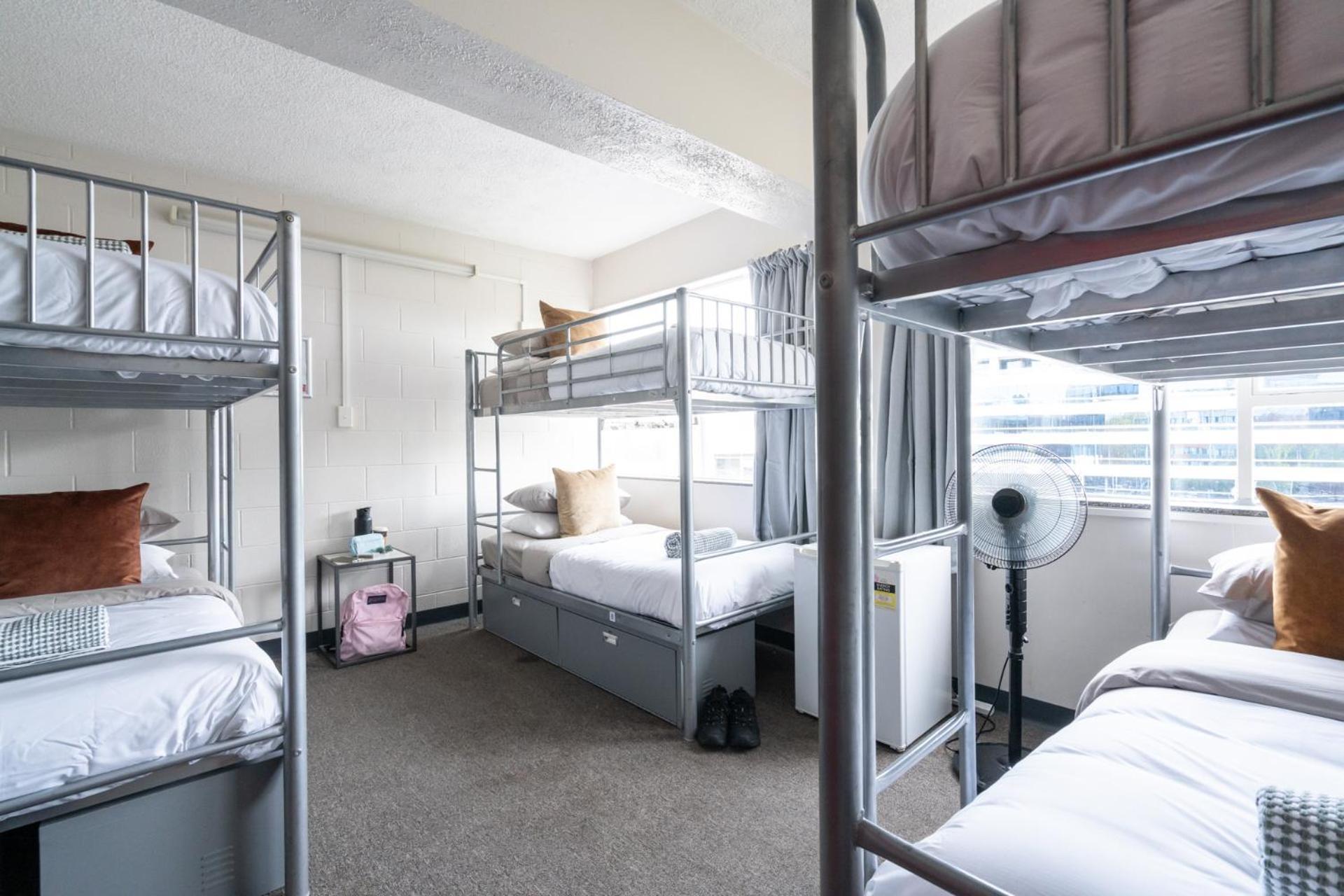 Bed 6 Bed Female Dormitory Room