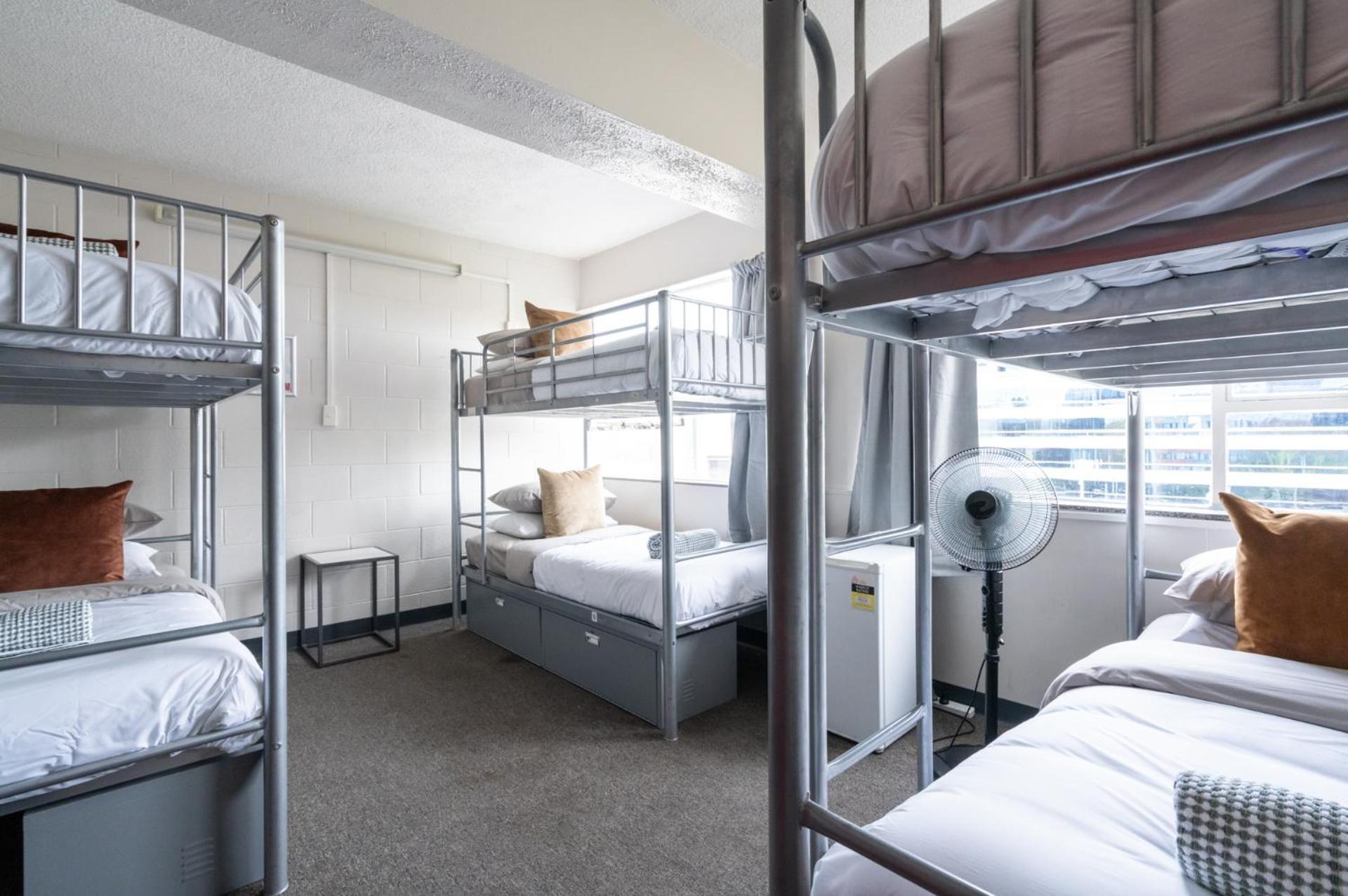 Bed 6 Bed Female Dormitory Room