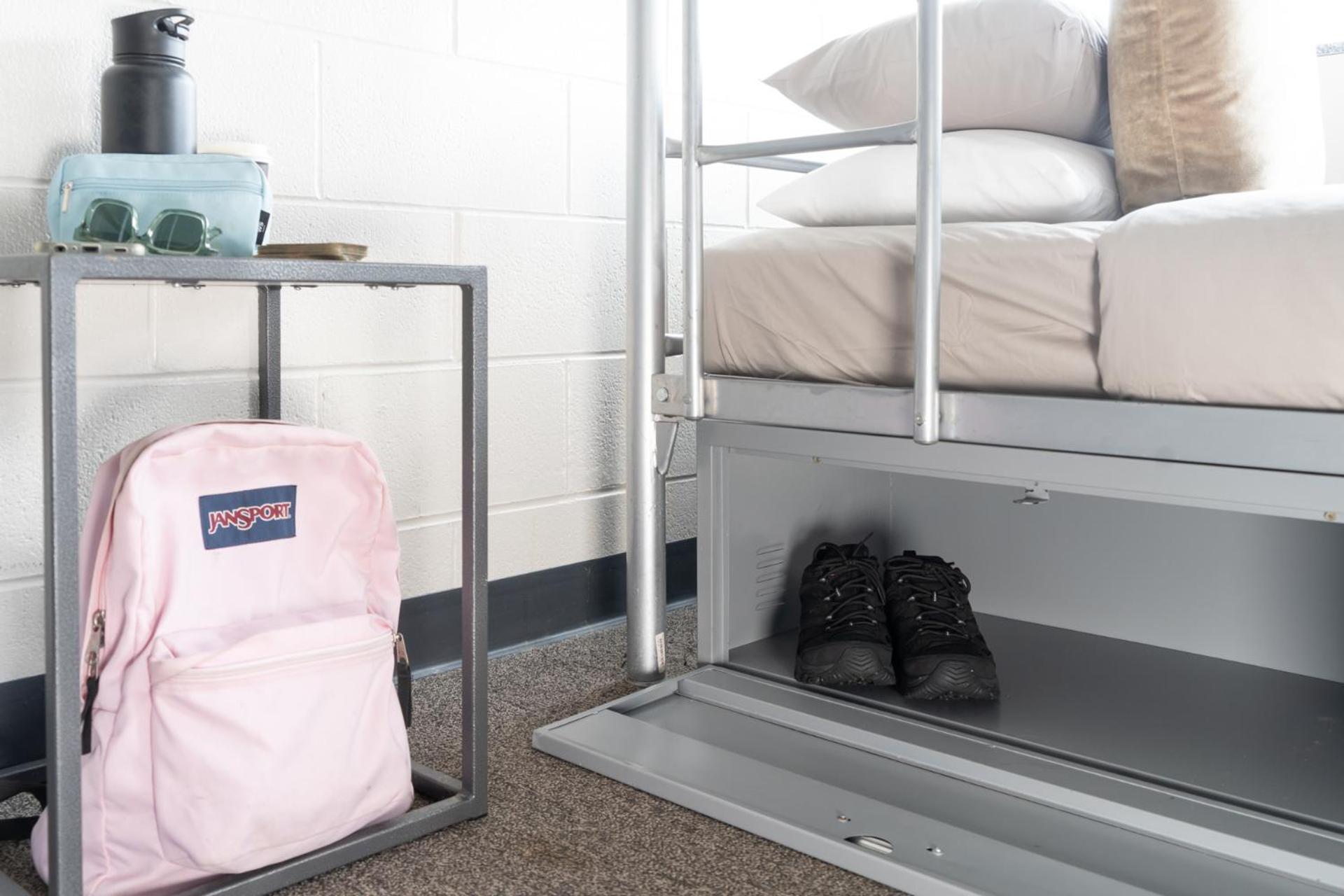 Bed 6 Bed Female Dormitory Room