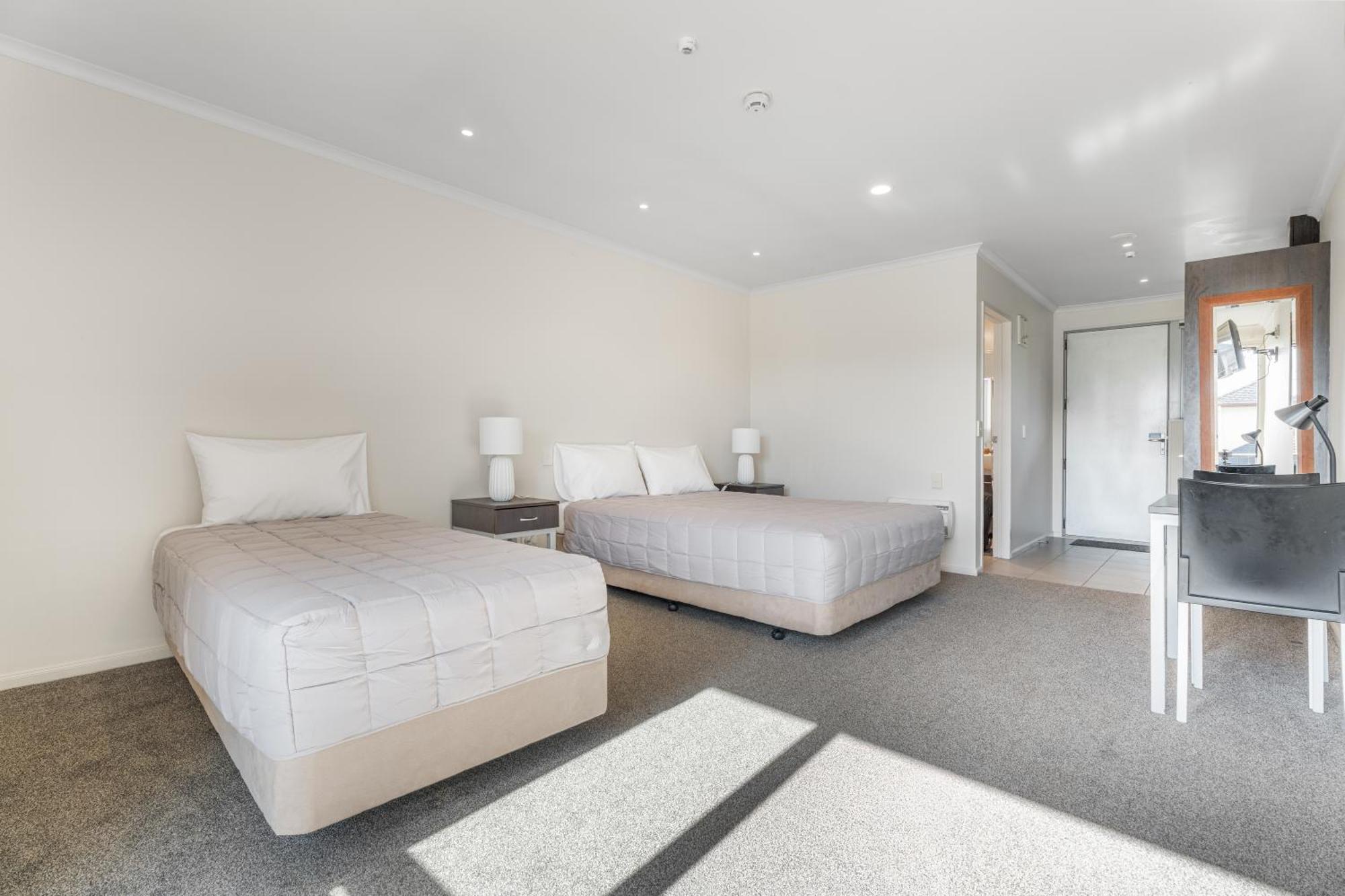 Double or Twin Room with Bathroom