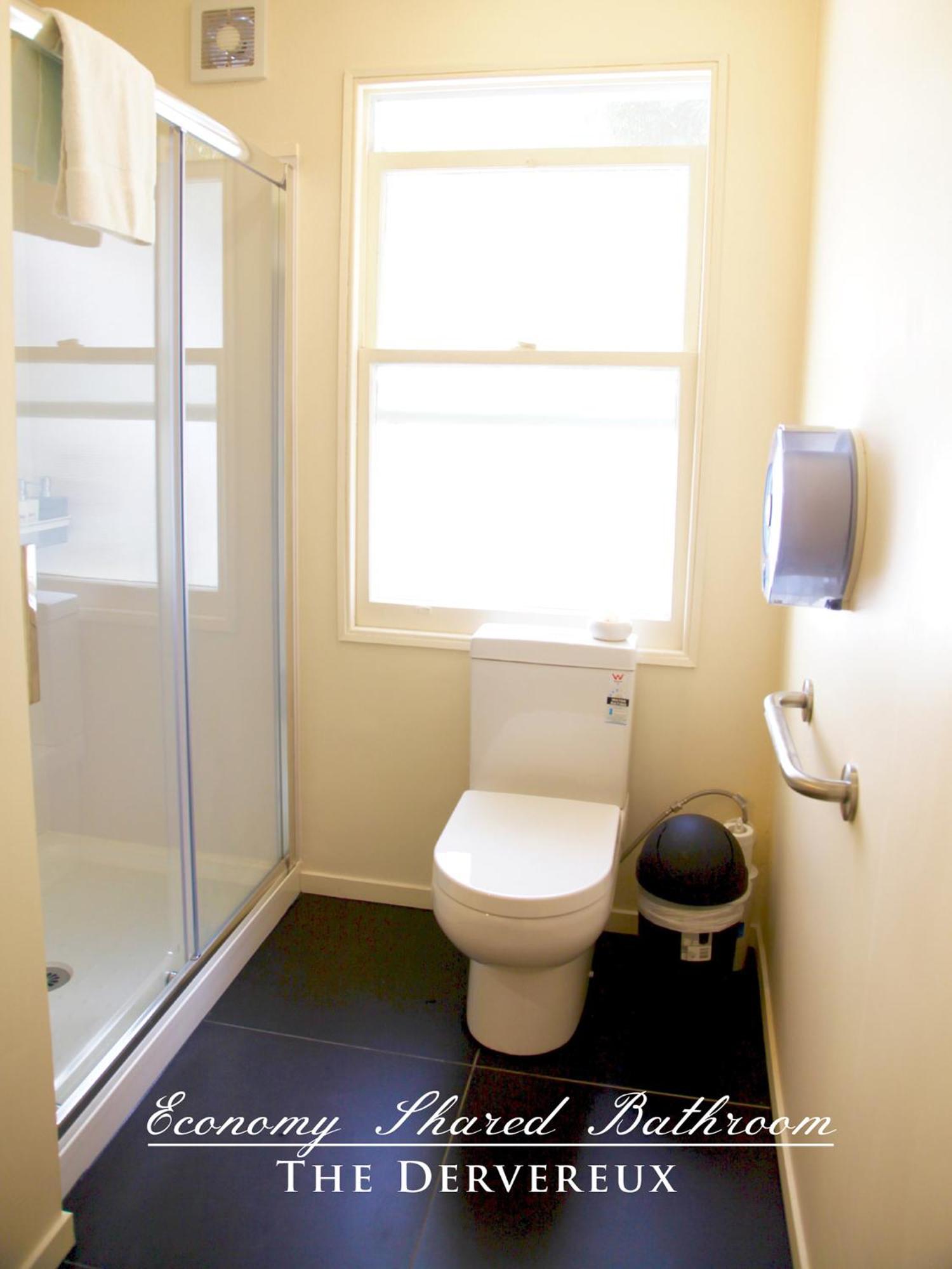 Economy Room with Shared Bathroom,403323216:JPEG