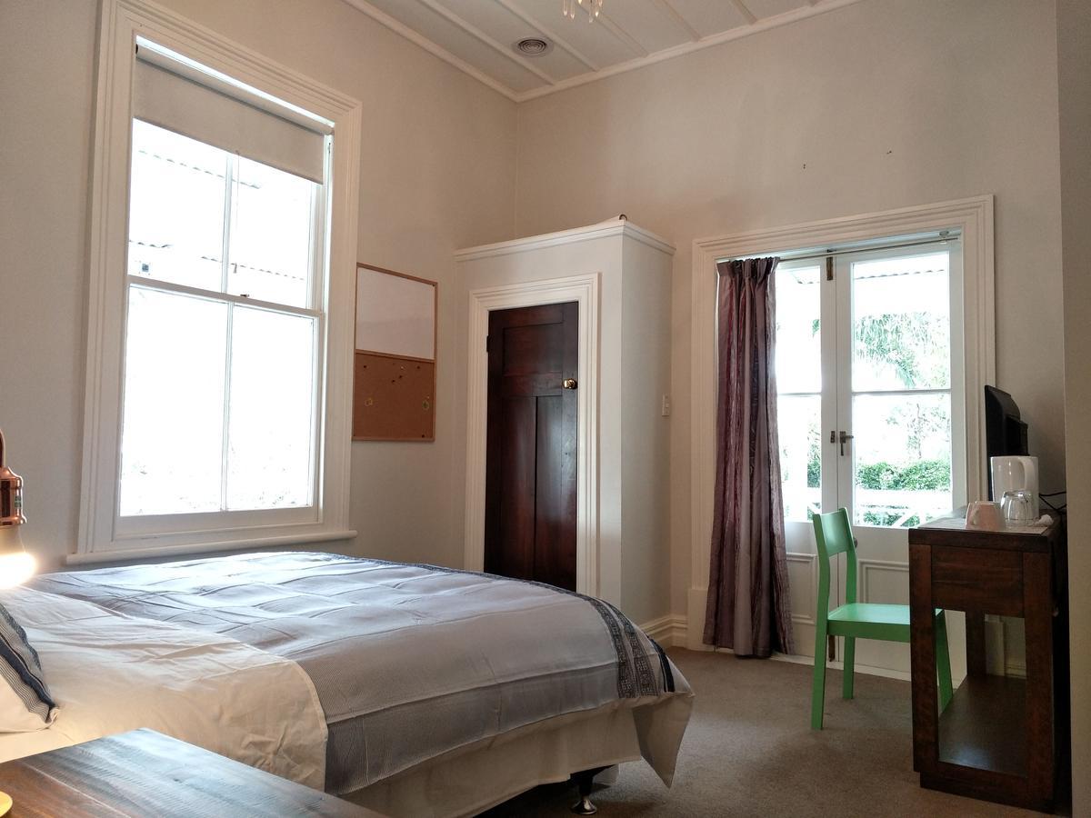Chambre Lit Queen-Size Économique