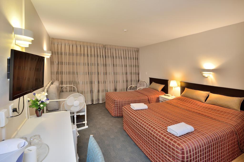 Budget Studio,221817014:JPEG