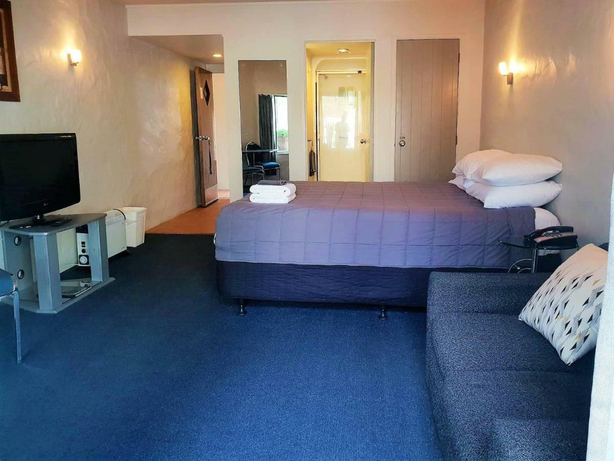 Standard Studio,789476889:JPEG