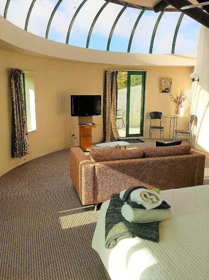 Penthouse Studio
