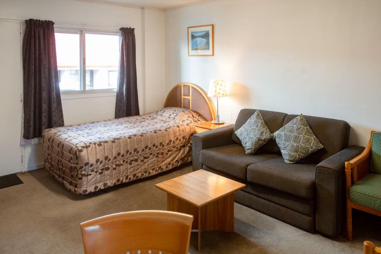 One-Bedroom Apartment,791393535:JPEG