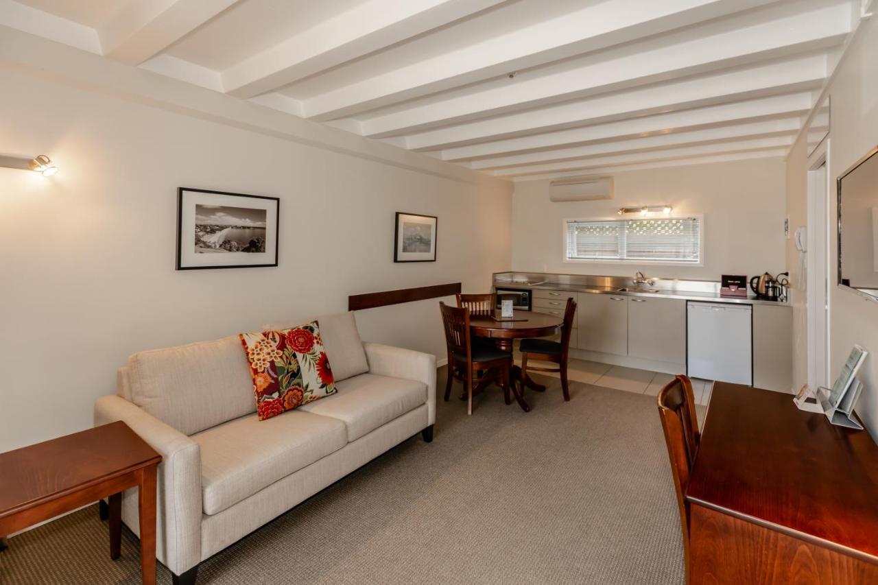 Standard One-Bedroom Suite,1365005309:JPEG