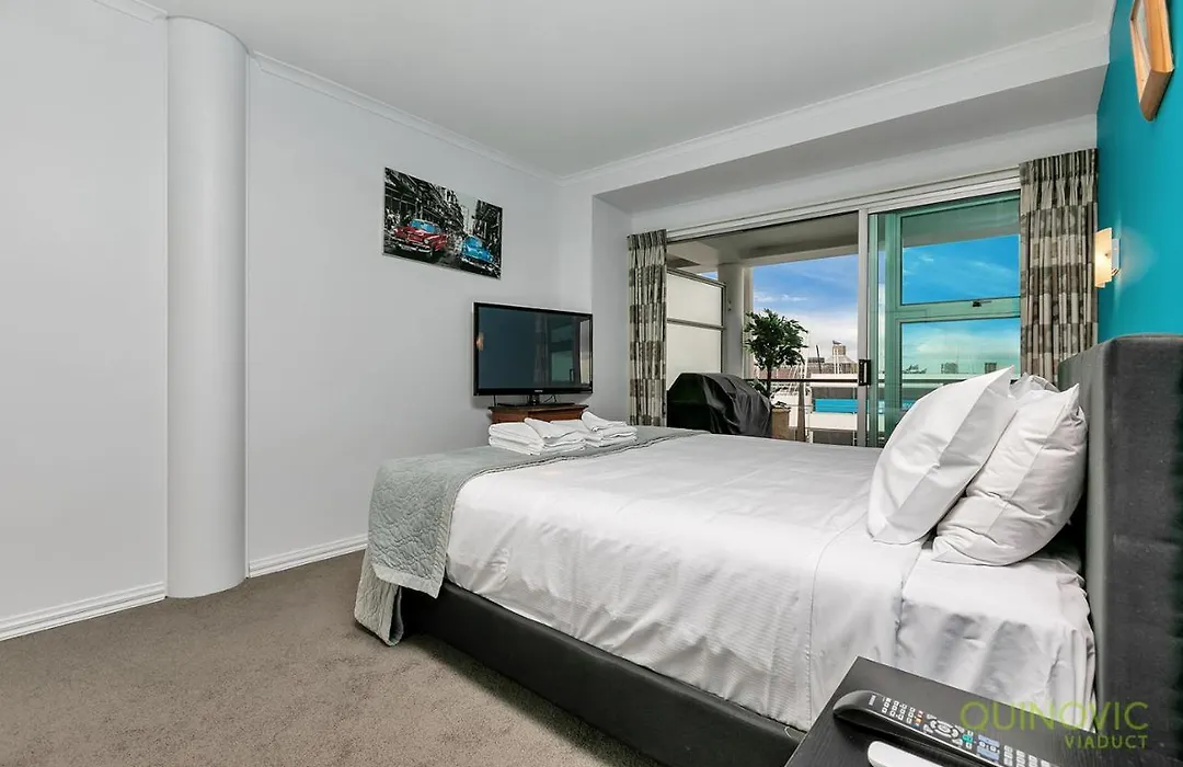 Qv Stays Spacious Waterfront Suite-1