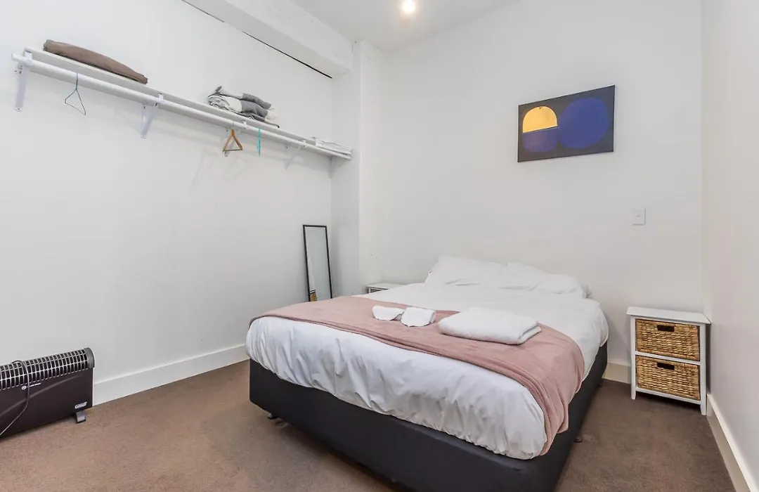 Modern City Centre Pad - Auckland Cbd-1