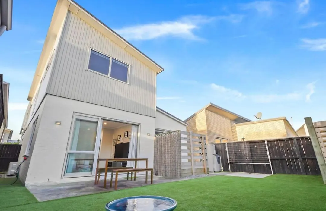 Lux Modern 3Br Family House -Fenced Yard - Big Tv-1
