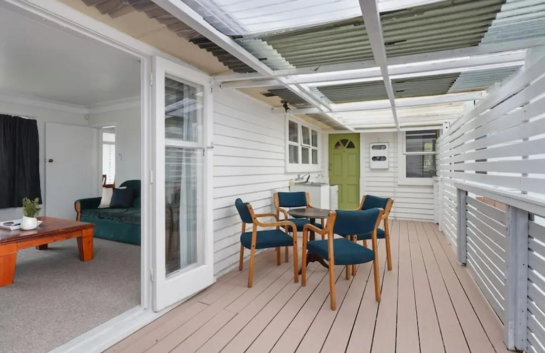 Homey Hideaway 3 Bedroom W Parking , Wi-Fi And Netflix-1