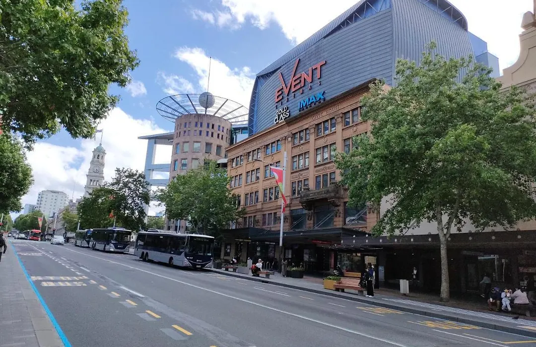 Two Bedroom City Apartment At Handy Location-1