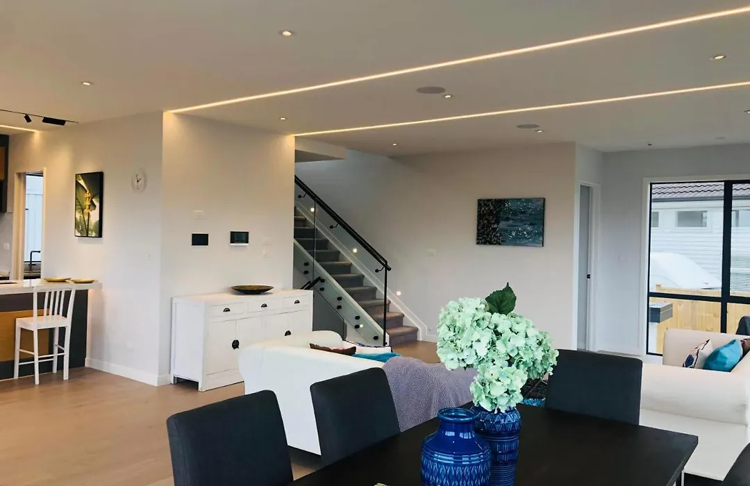 Luxurious & Sea View Mansion-1