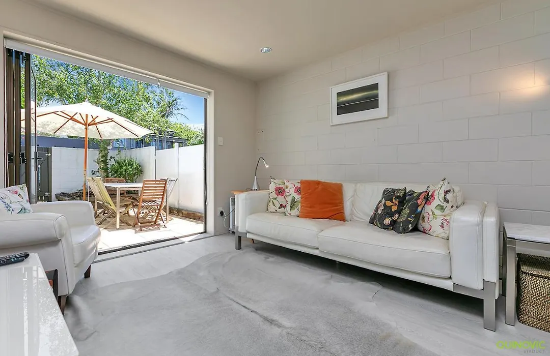 Qv Sunny Townhouse At Collingwood Street - 456-1