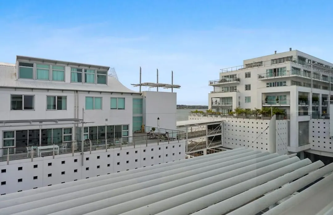 Superb Apt In Princess Wharf - Steps To Viaduct-1