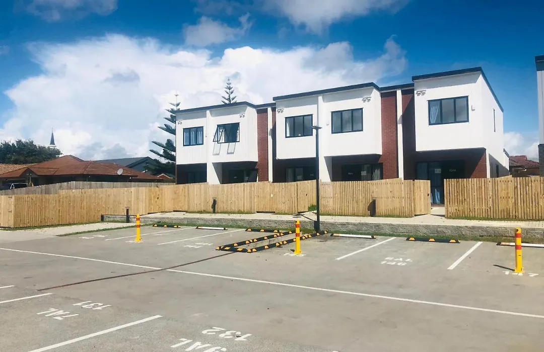 Cozy Brand New Townhouse 36-1