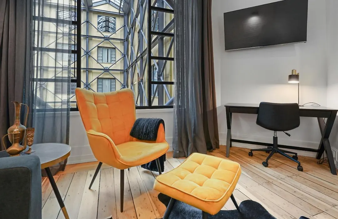 Lovely 1 Bedroom Rental Unit With Pool-1