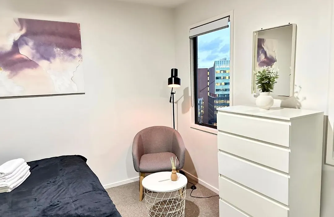 Cozy 1-Bedroom Unit At Cbd-1