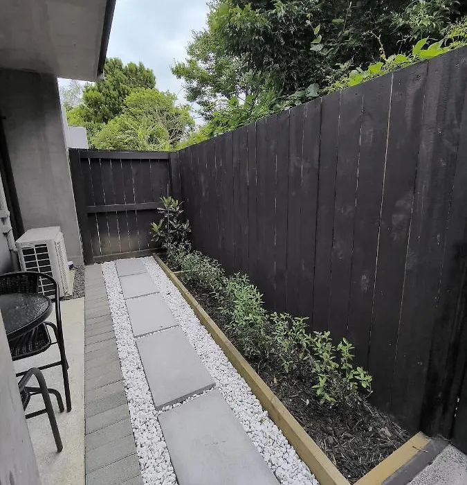 Private Room With Ensuite & Garden Epsom-1