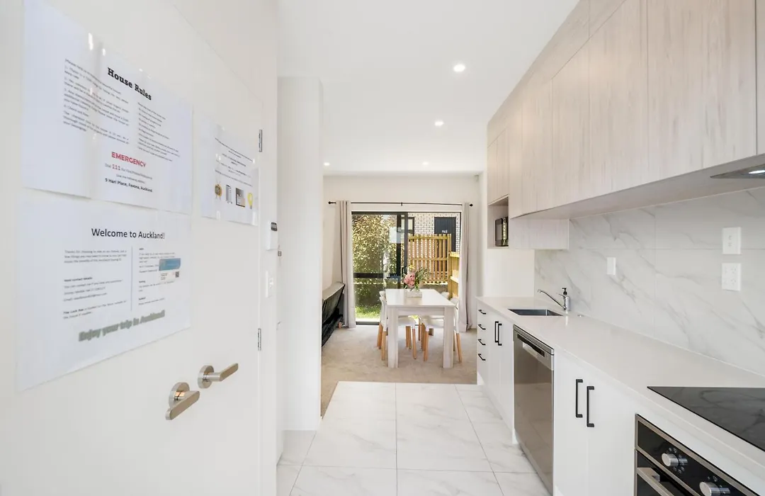 Cozy Brand New Townhouse 20-1