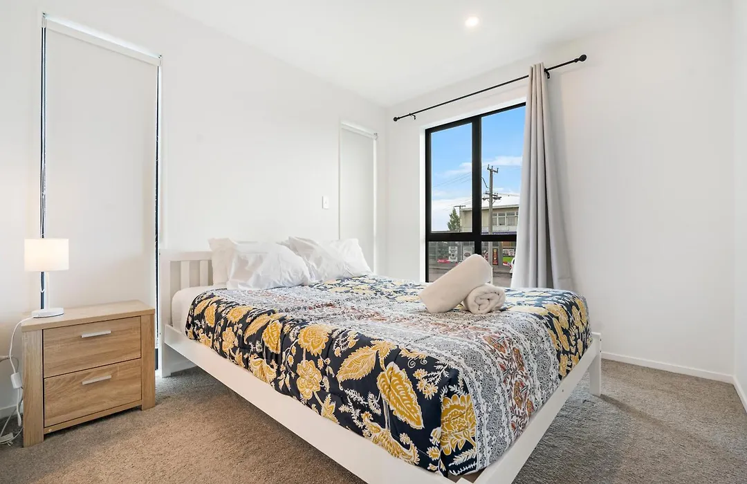 Cozy Brand New Townhouse 17-1