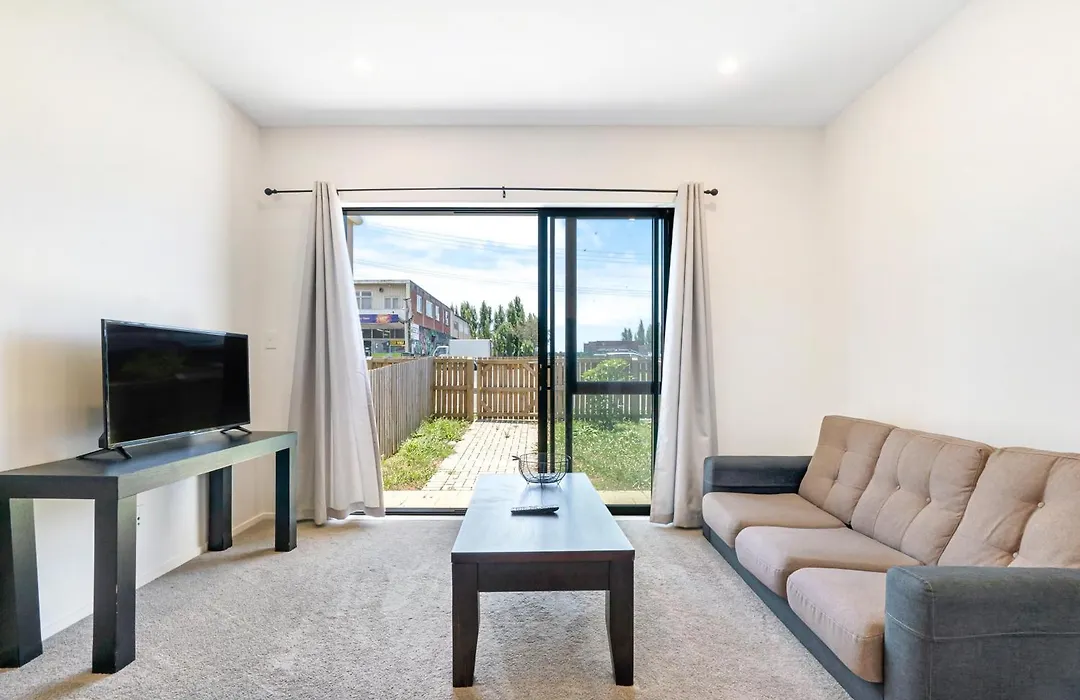 Cozy Brand New Townhouse 9-1