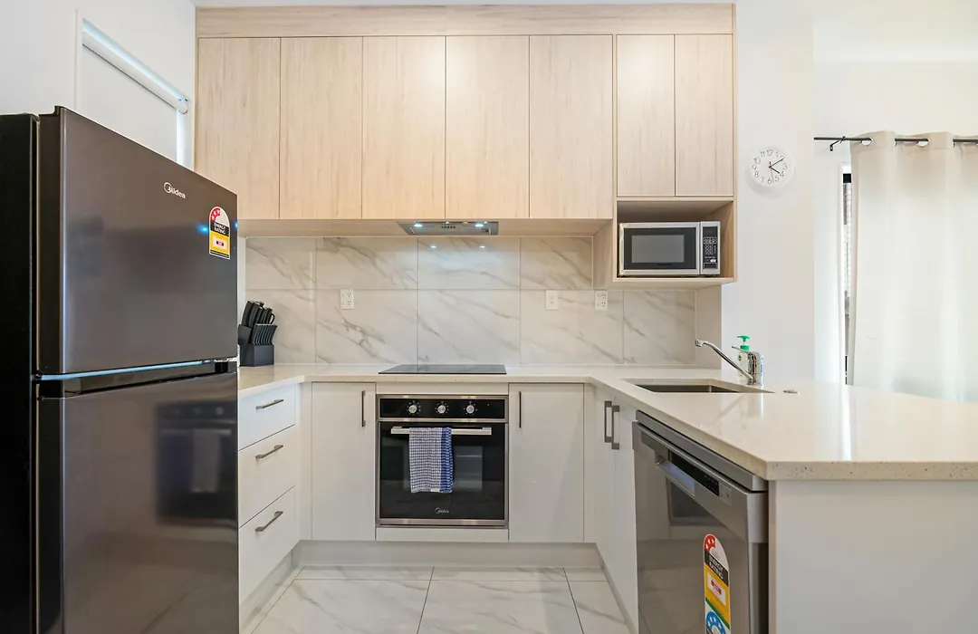Cozy Brand New Townhouse 10-1