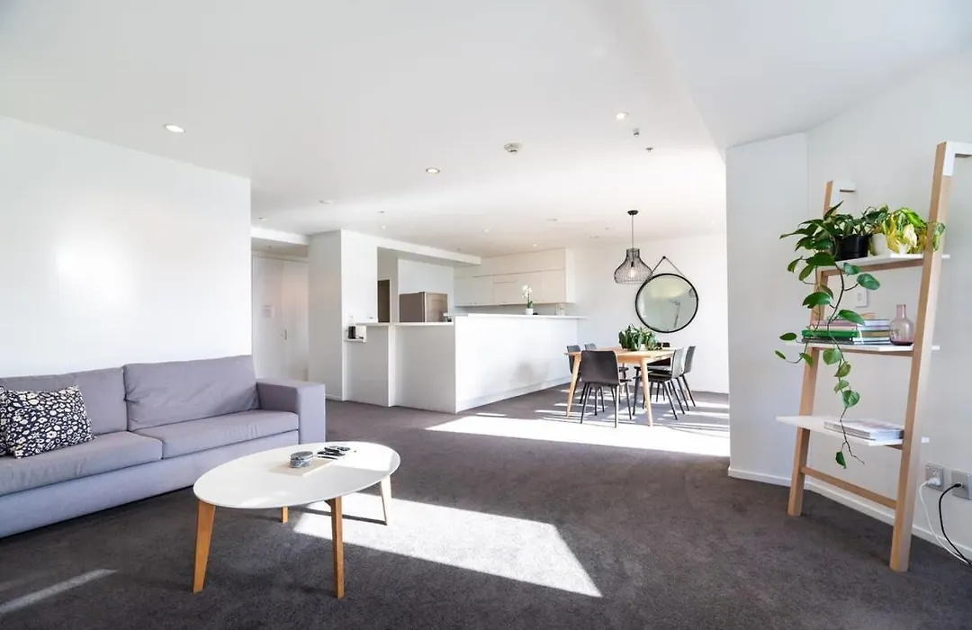 Stunning Three Bedroom Home Near Sky Tower-1