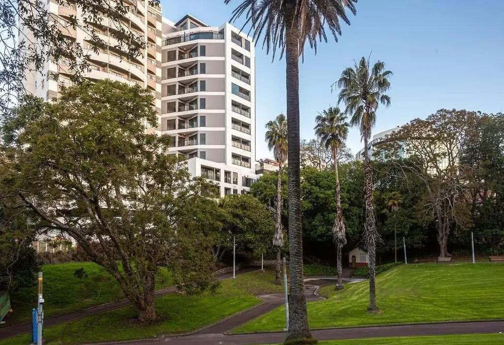 Condo In Queen St Cbd W Pool And Gym Zodiak Stays-1