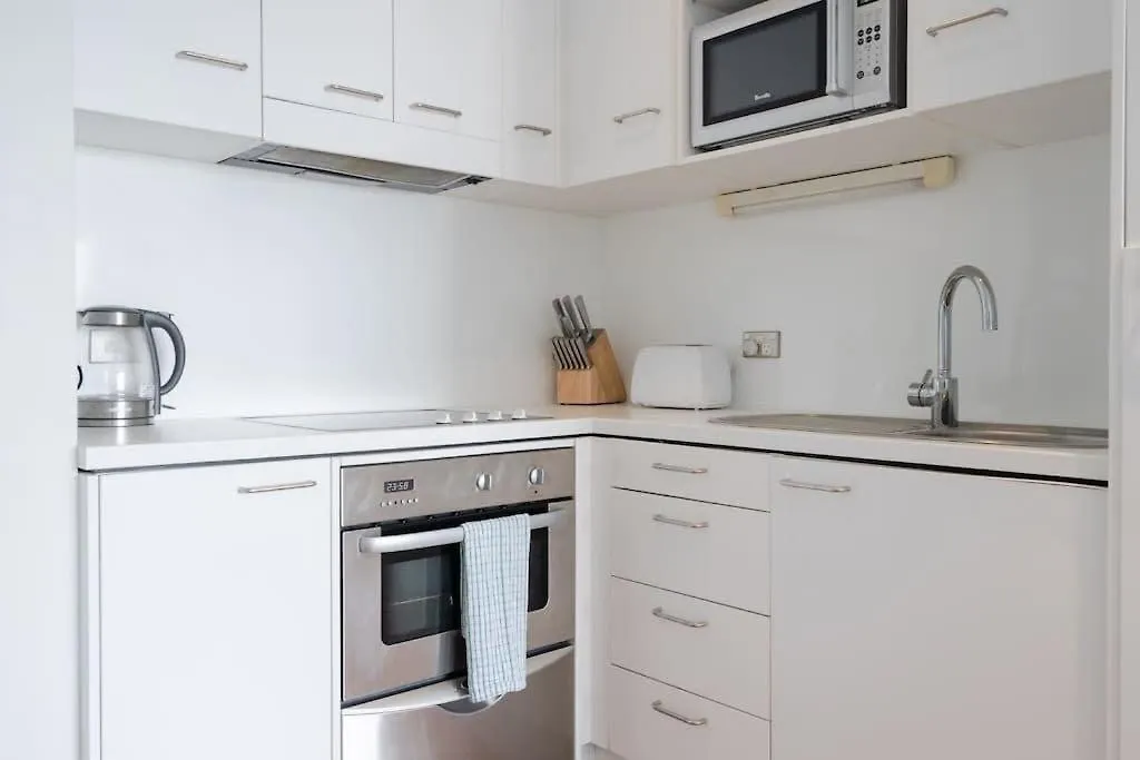 2 Brm Apt - Stunning Harbour Views, Level 24-1