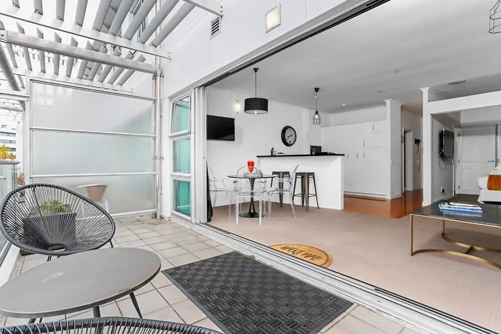 Funky One Bedroom Apartment On Princes Wharf-1