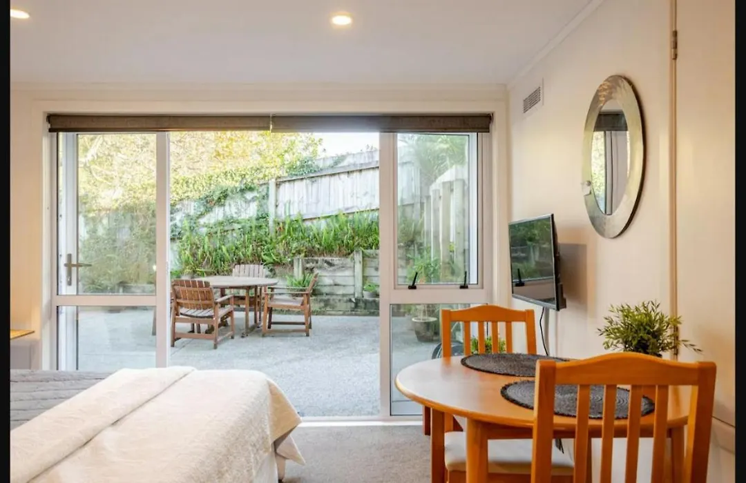 Private Studio Close To City-1