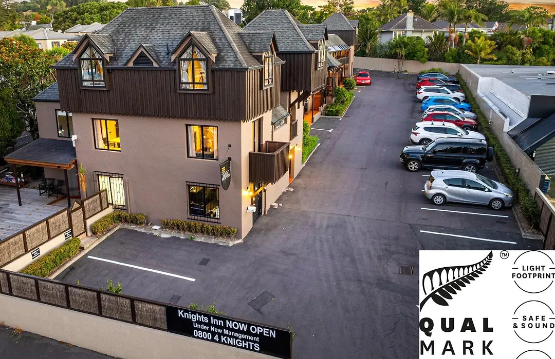 Knights Inn-1
