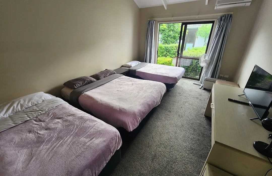 Epsom Motor Inn-1