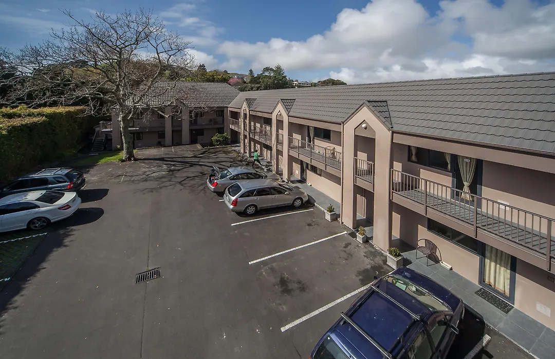 Oaktree Motel-1