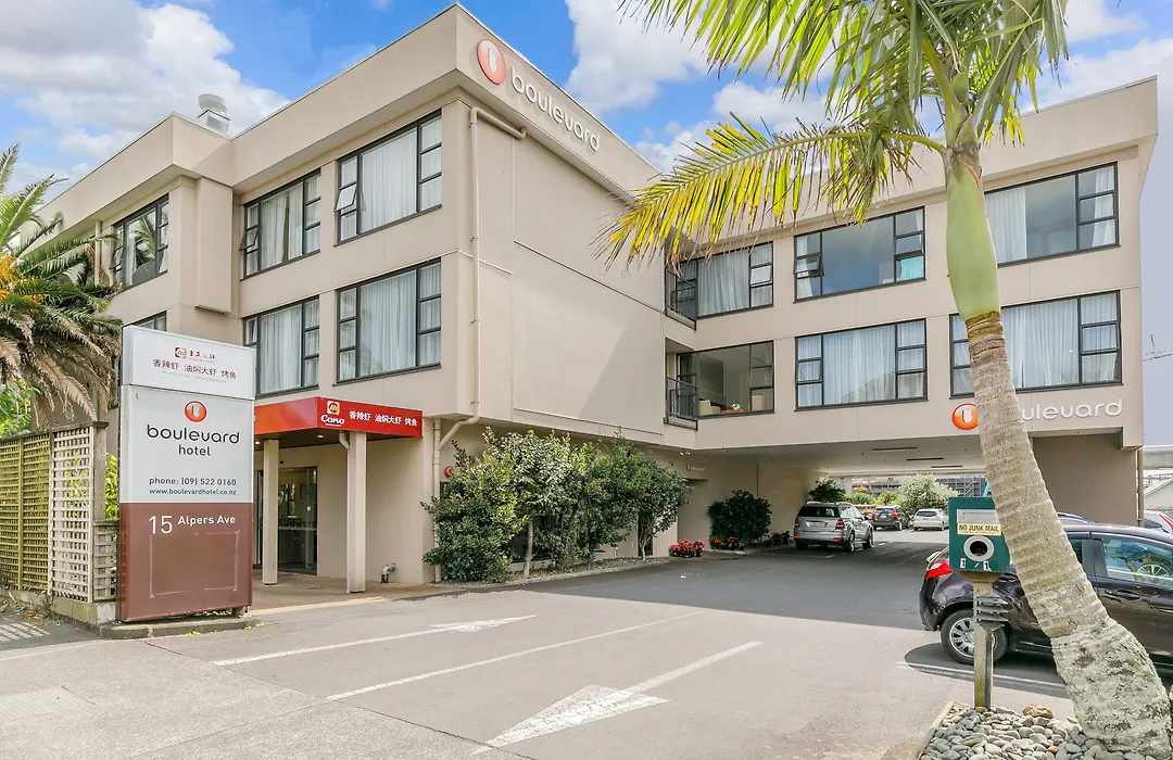 Boulevard Hotel-1