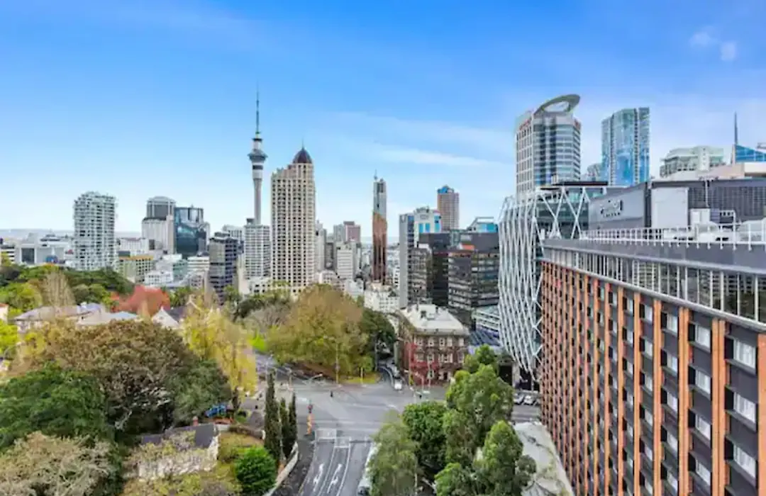 Stunning Sky Tower View Studio Pool And Gym!-1