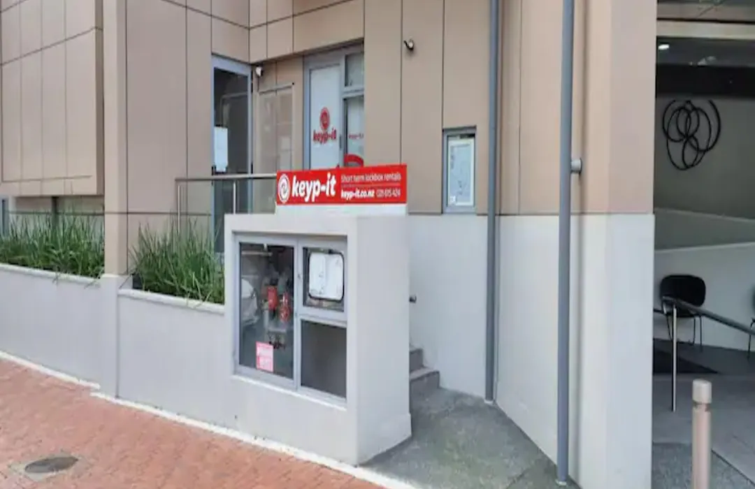 Stylish City Pad Near Sky Tower-1
