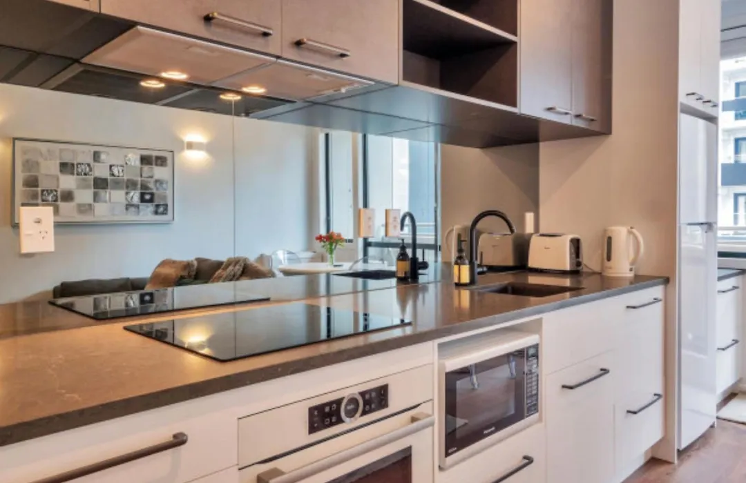 Chic Metro Apartment With Free Parking And Air-Con-1
