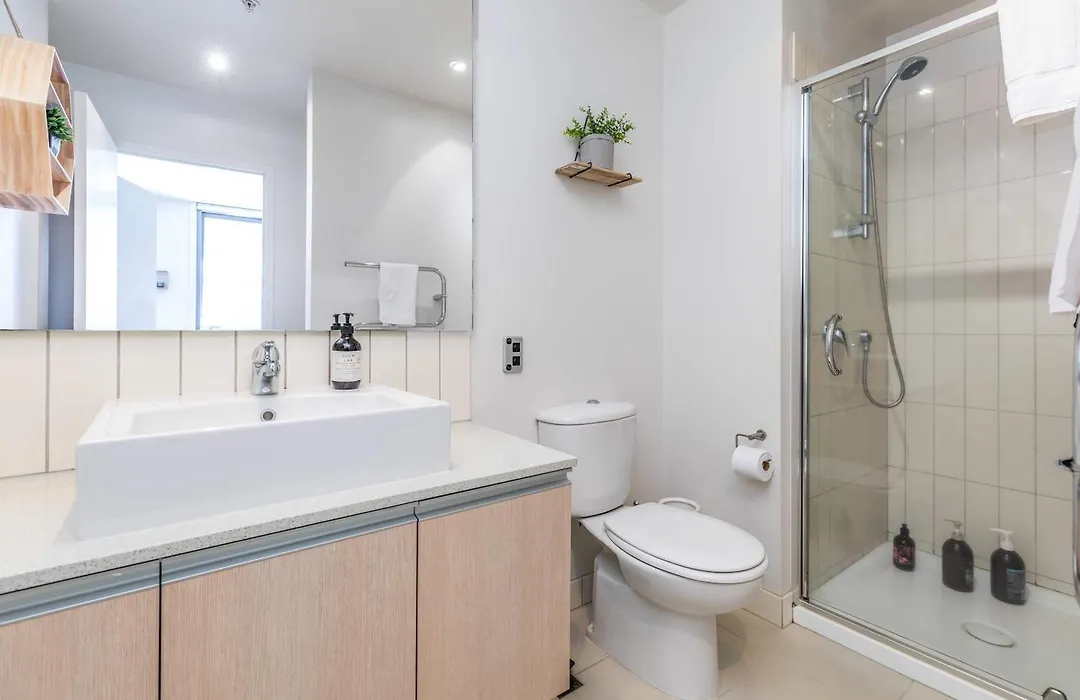 Wynyard Viaduct Harbour 2Br And Parking Zodiak Stays-1