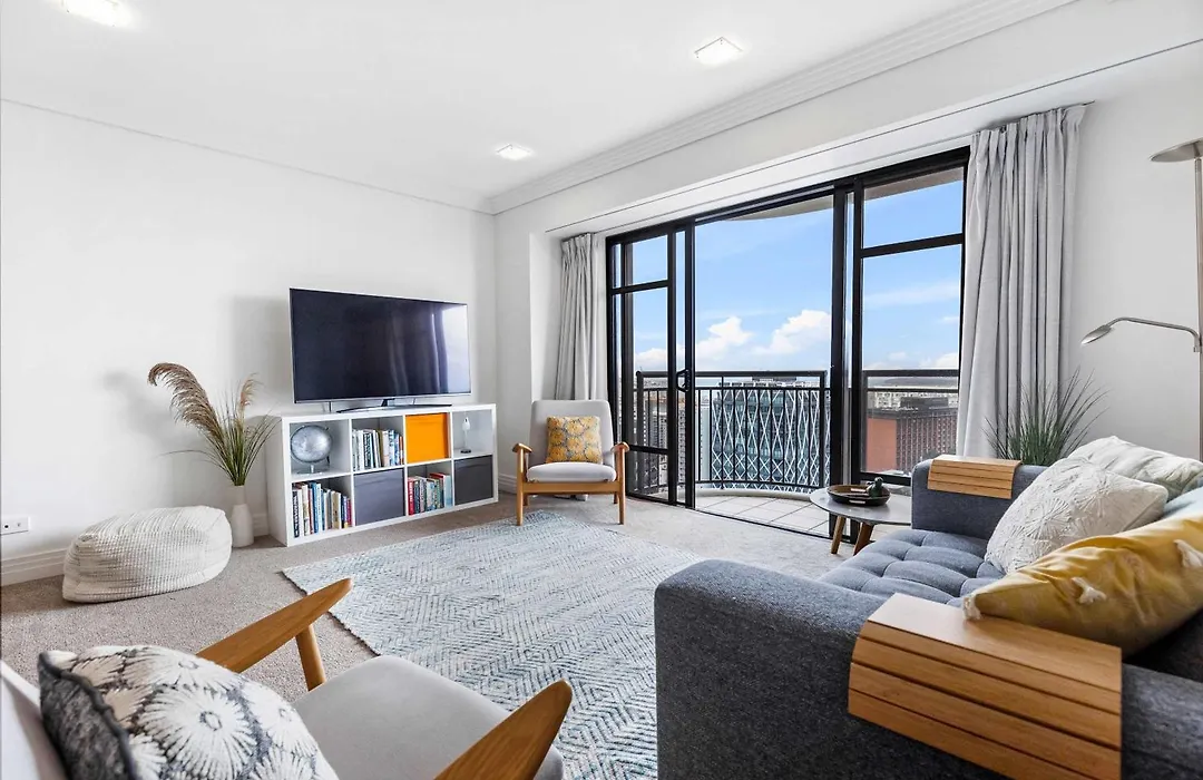Bright 1 Bedroom Beauty With Balcony Zodiak Stays-1