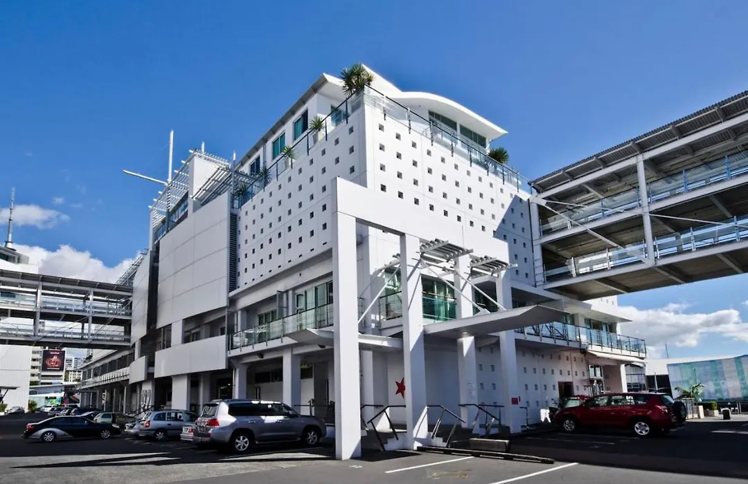 Qv Stays 2 Bedroom Waterfront Getaway-1