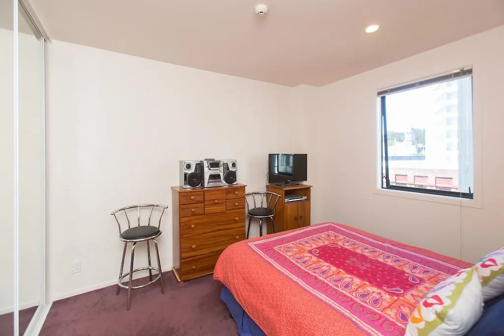 Elegant Central City Pad Apartment-1